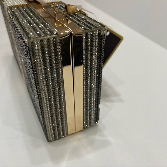 Crystal Money Clutch Bag with shoulder strap. NWT. Rhinestone. Calessa. - Picture 5 of 12